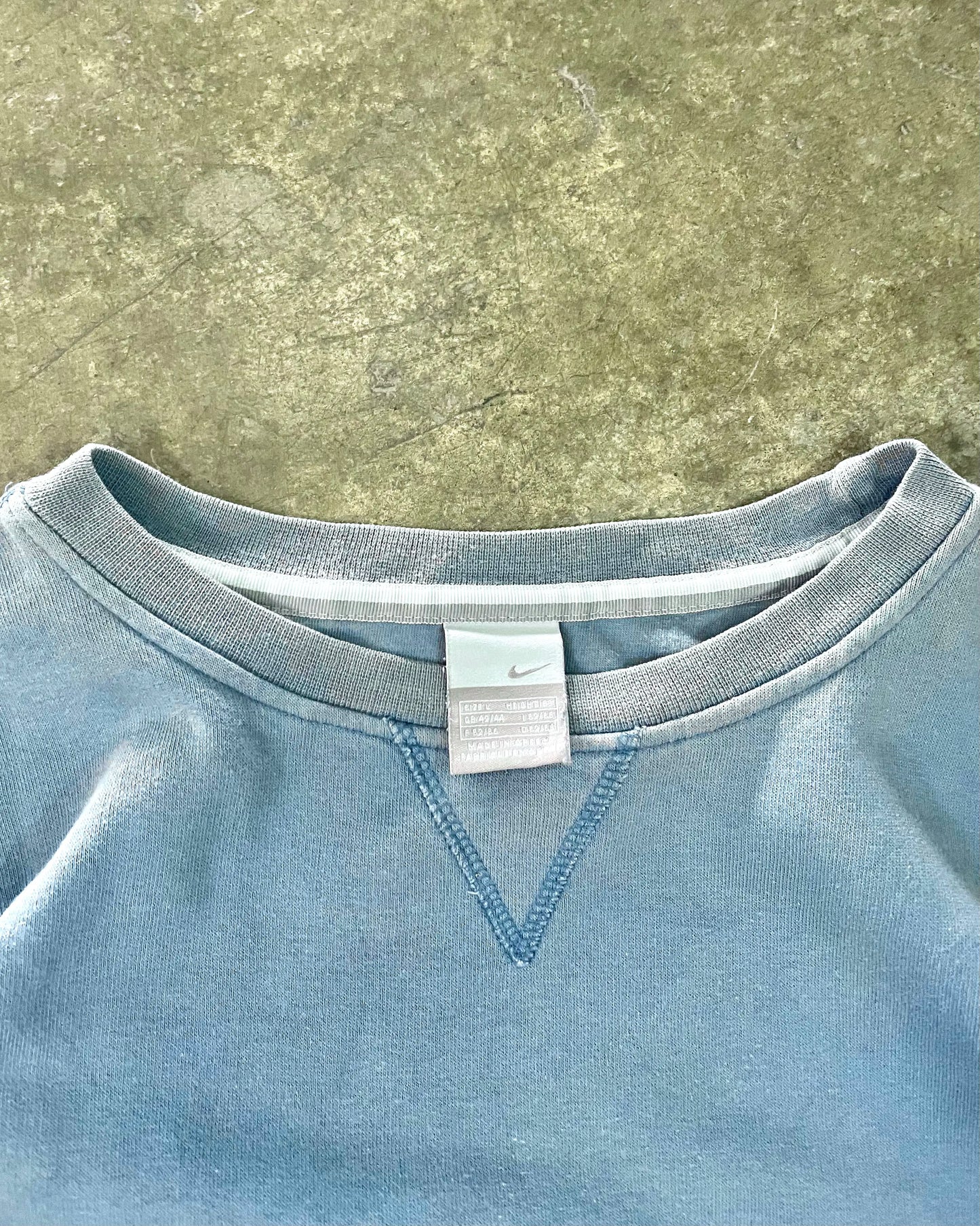 Nike 90s Small Logo Crewneck - L