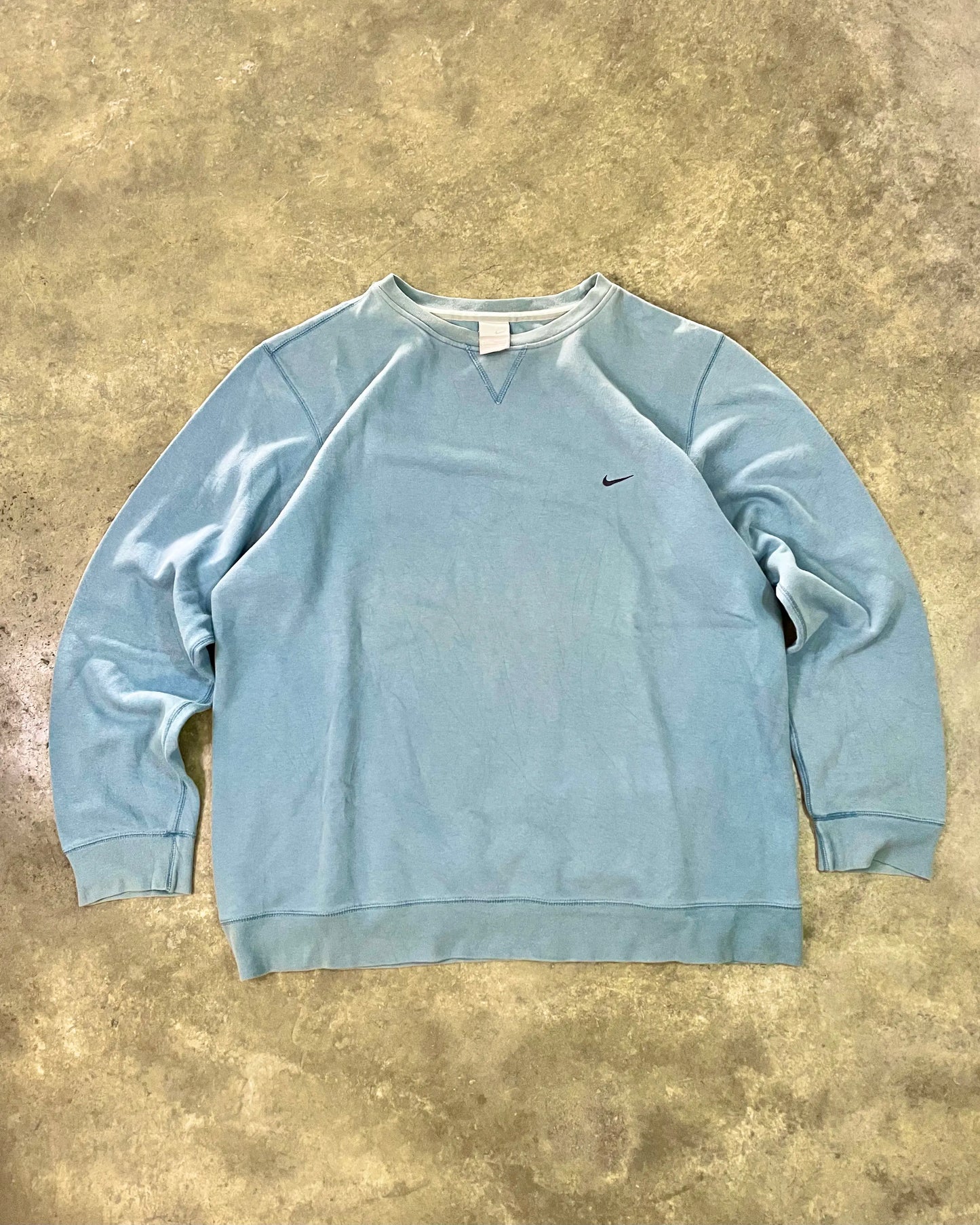Nike 90s Small Logo Crewneck - L